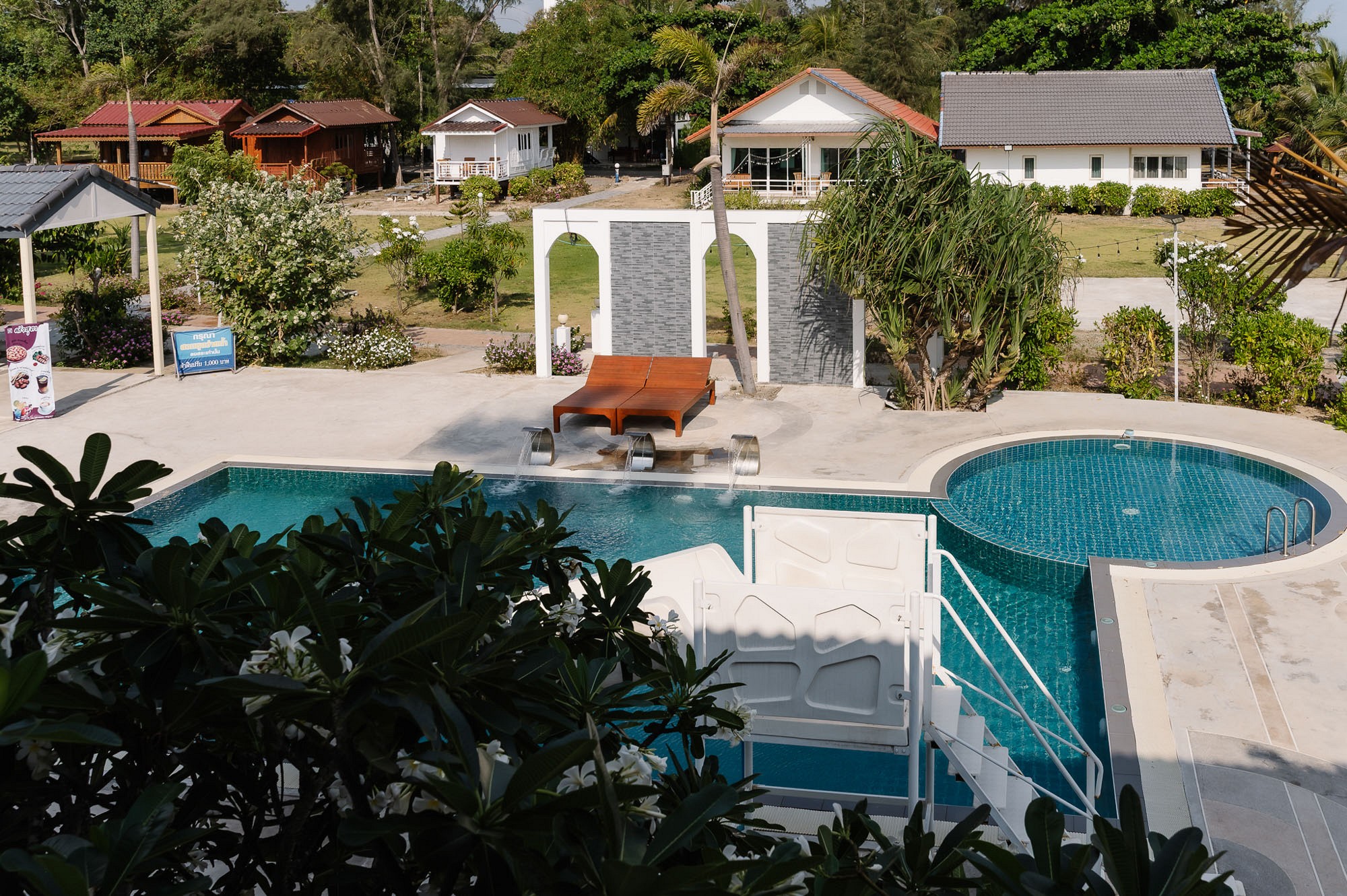 4 Bedroom Seaview Villa (Share Pool)