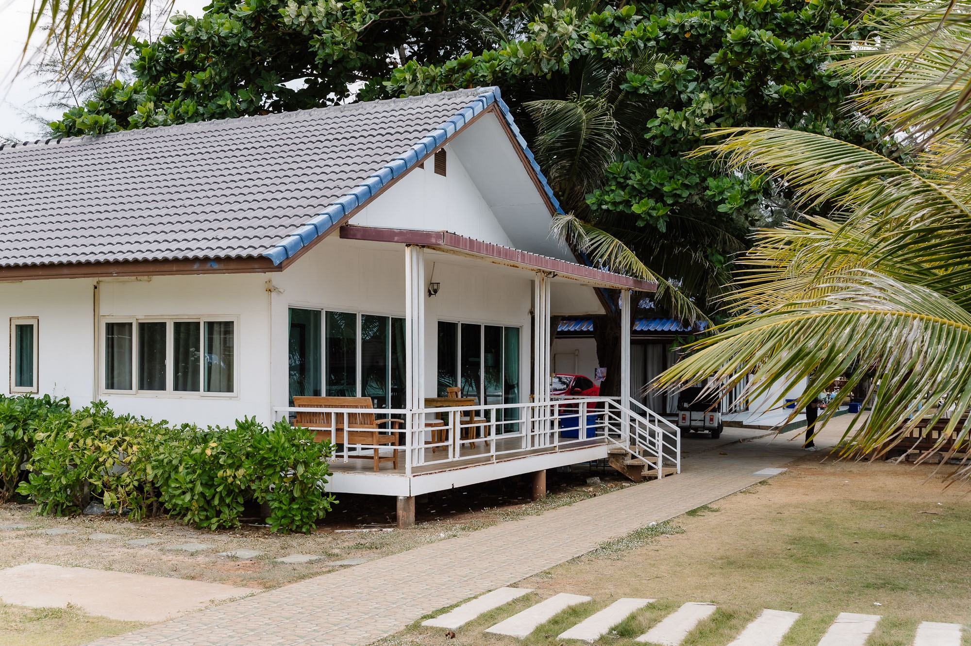 2 Bedroom Beachfront Villa (Share Pool)