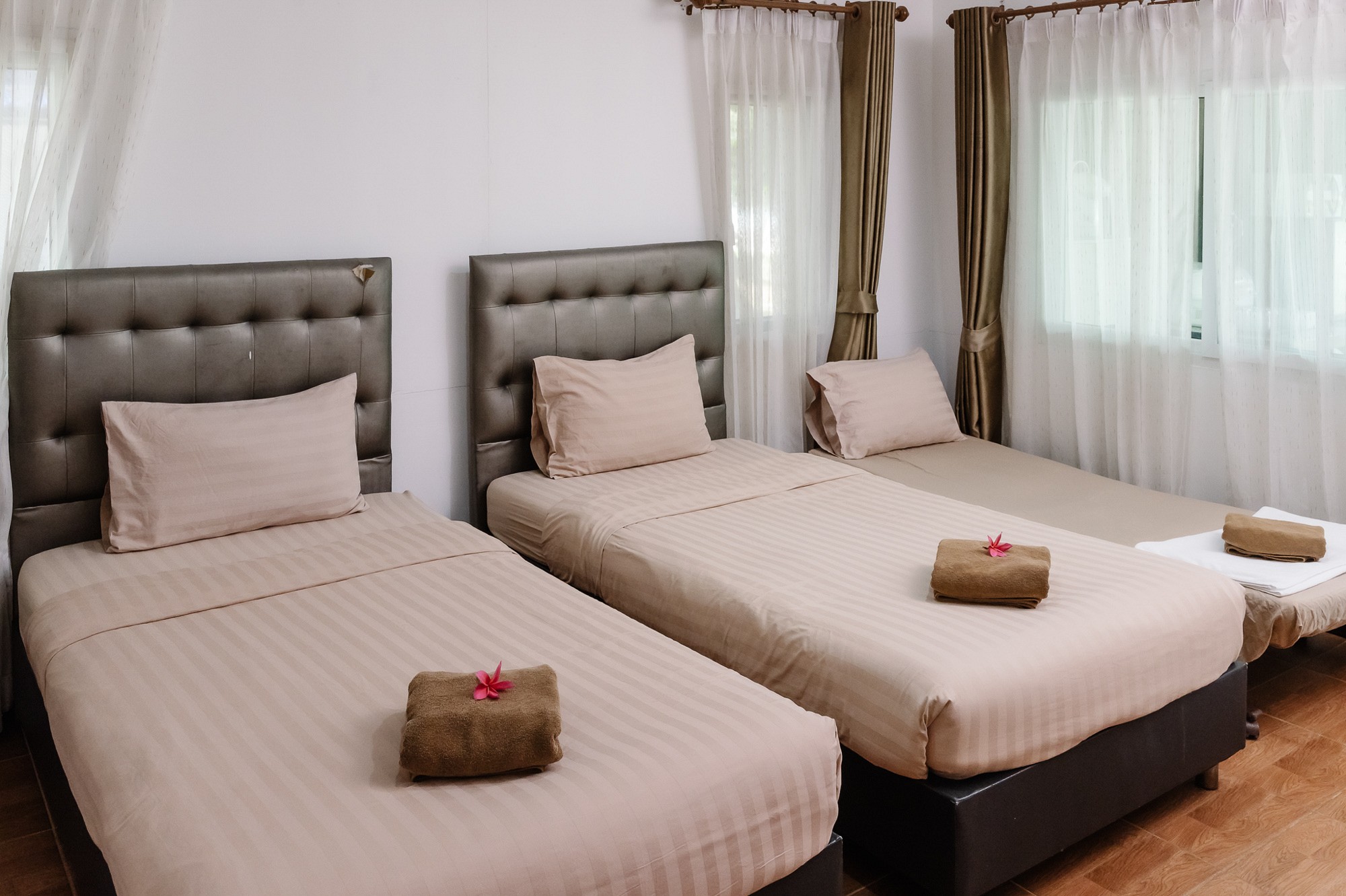 2 Bedroom Beachfront Villa (Share Pool)