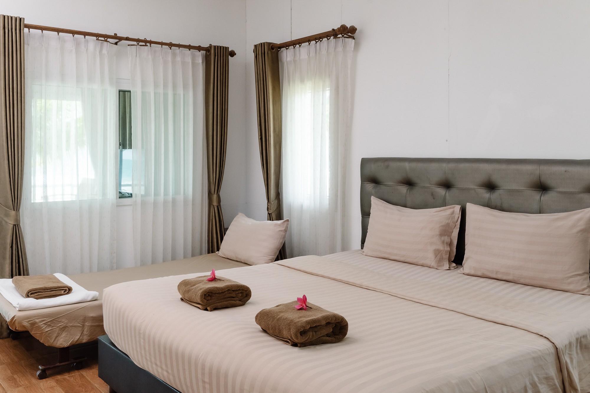 2 Bedroom Beachfront Villa (Share Pool)