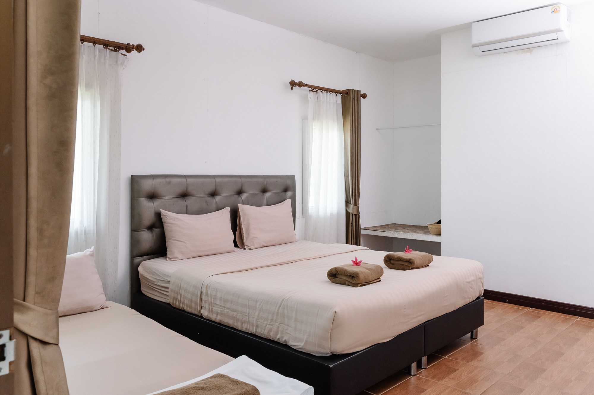 2 Bedroom Beachfront Villa (Share Pool)
