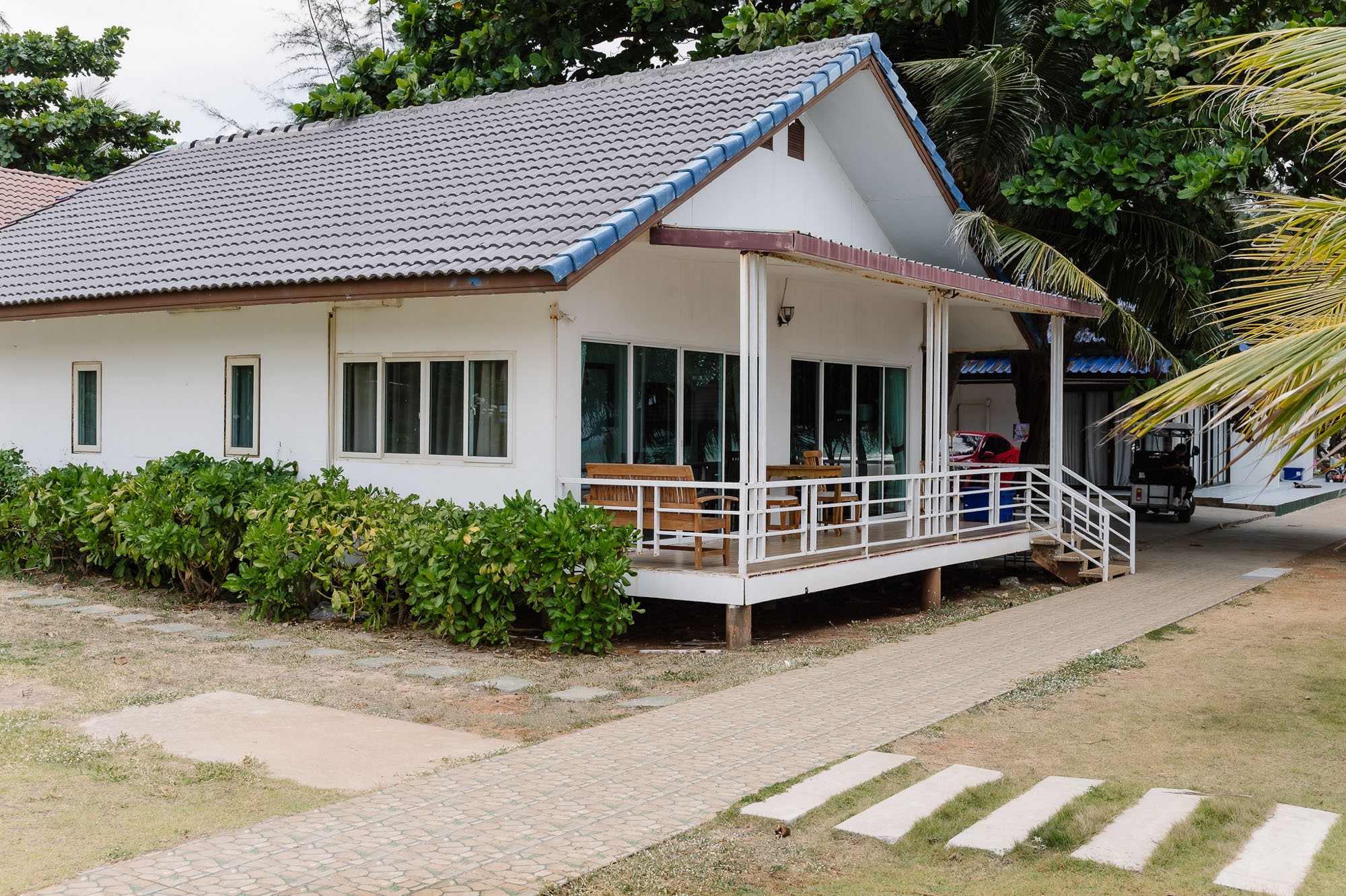 2 Bedroom Beachfront Villa (Share Pool)