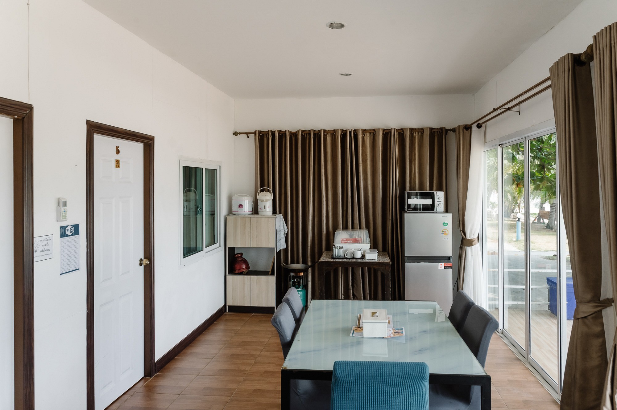 2 Bedroom Beachfront Villa (Share Pool)