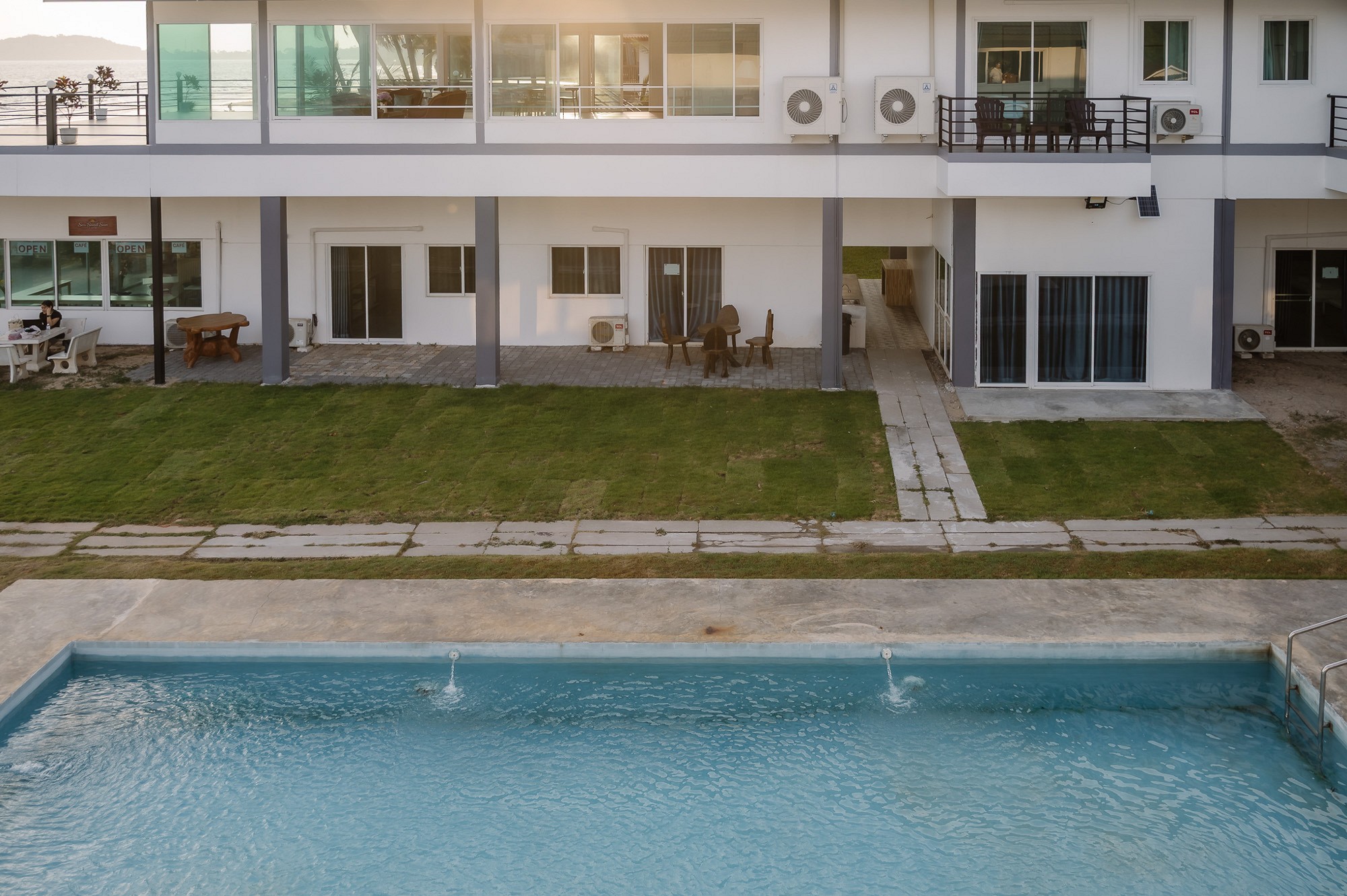 Beach Pool & Kids Pool